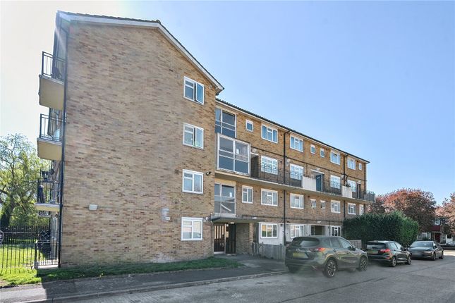 Moston Close, Hayes, UB3 1 bed apartment for sale