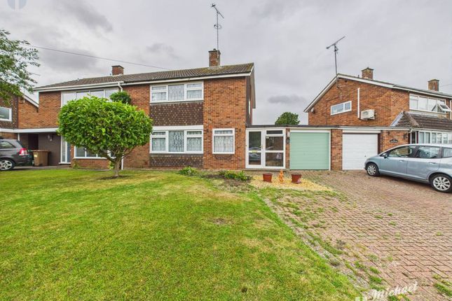 Narbeth Drive, Aylesbury... 3 bed semi