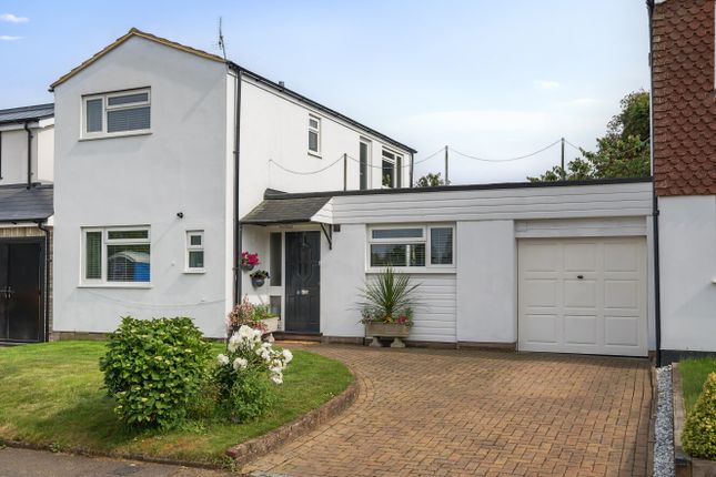 3 bedroom link detached house for sale
