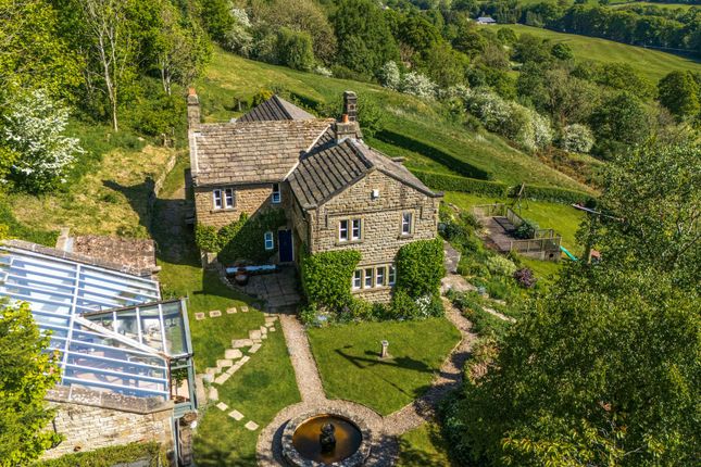 5 bed detached house