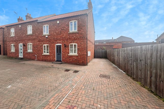 Waverley Court, Doncaster DN8 3 bed end of terrace house for sale
