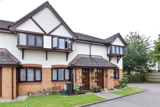 Willowside, Snodland, Kent 1 bed ground floor maisonette for sale