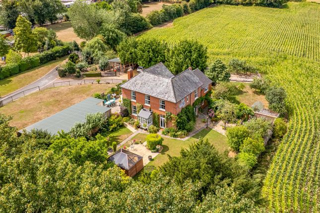 8 bedroom detached house for sale