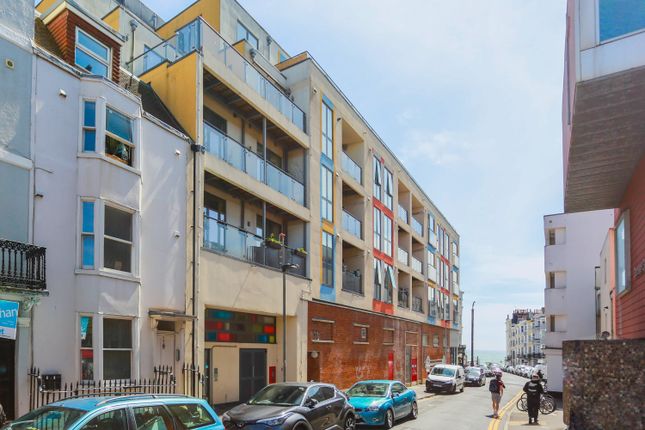 Dorset Gardens, Brighton, BN2 2 bed flat for sale