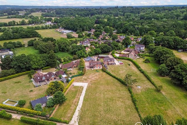 Newtown Road, Awbridge, Hampshire 4 bed detached house for sale