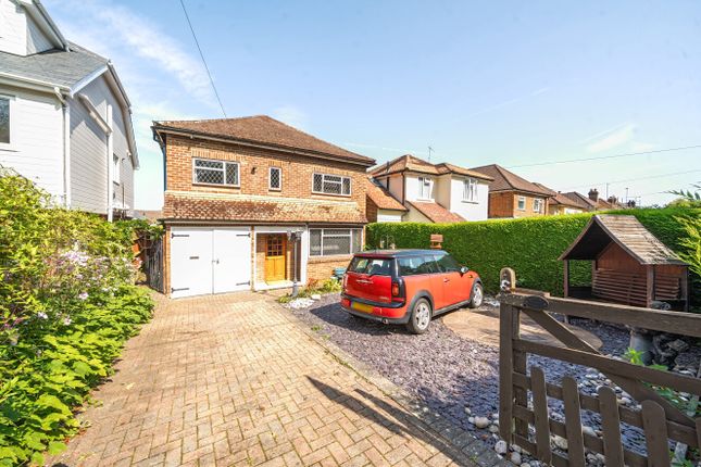 Greenfield Road, Farnham, Surrey, GU9 3 bed detached house for sale