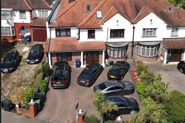 Norwood Road,  Southall, UB2 7 bed semi