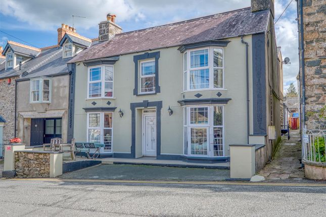 5 bedroom semi-detached house for sale