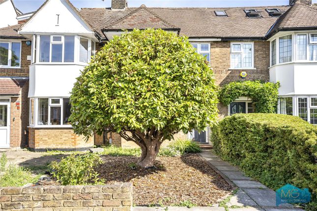 Osidge Lane, London, N14 3 bed terraced house for sale