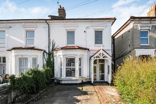 Bensham Manor Road, Thornton Heath, CR7 2 bed apartment for sale
