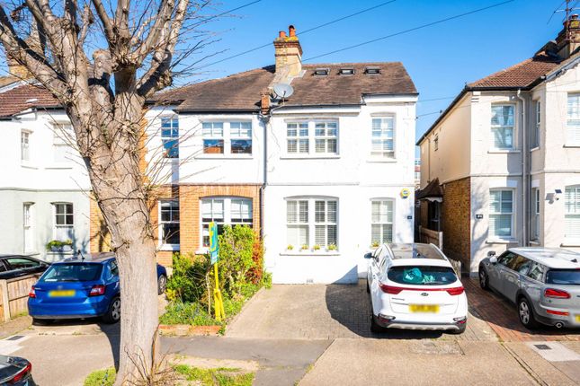 Kings Avenue, New Malden, KT3 4 bed semi