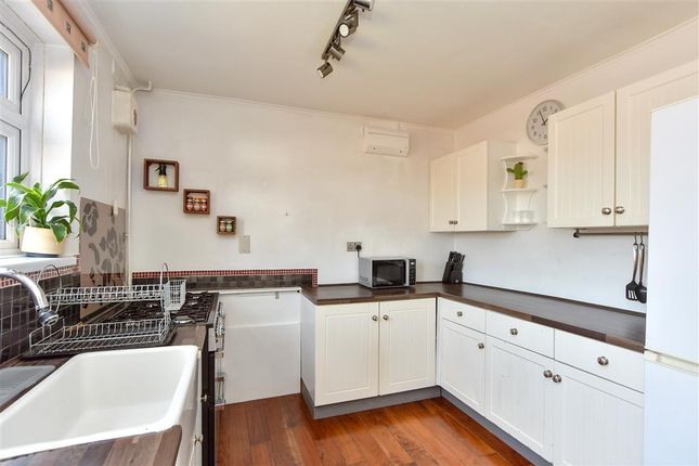 South Avenue, Sittingbourne, Kent 3 bed semi