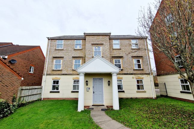 Clarks Lane, Dickens Heath, Solihull... 2 bed flat for sale