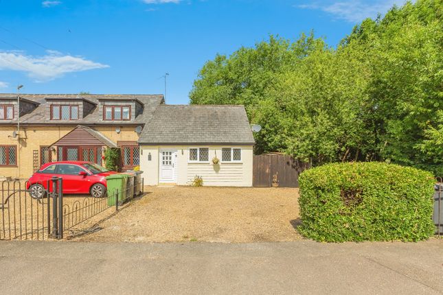 1 bedroom semi-detached house for sale