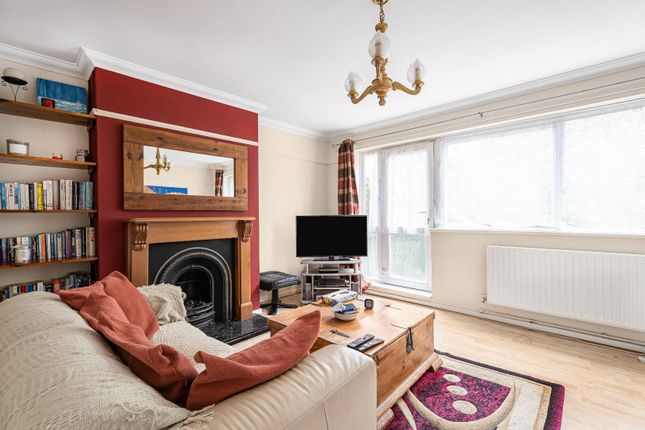 Longfield Crescent, London 2 bed flat for sale