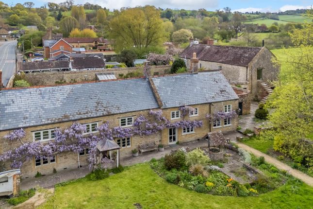 5 bedroom country house for sale