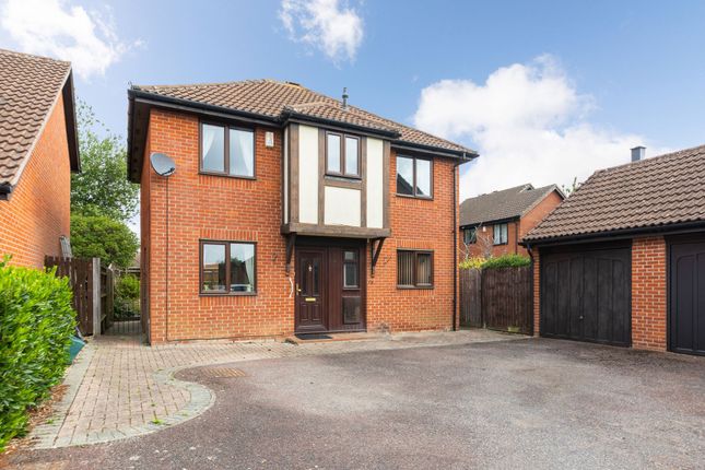 Alexander Close, Abingdon OX14 4 bed detached house for sale