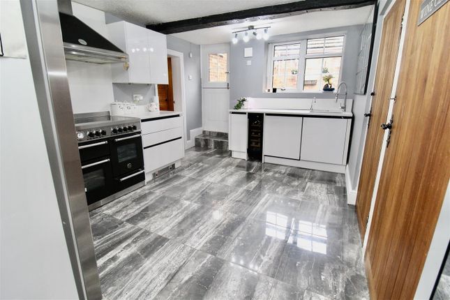 Chester Road, Birmingham B36 6 bed semi