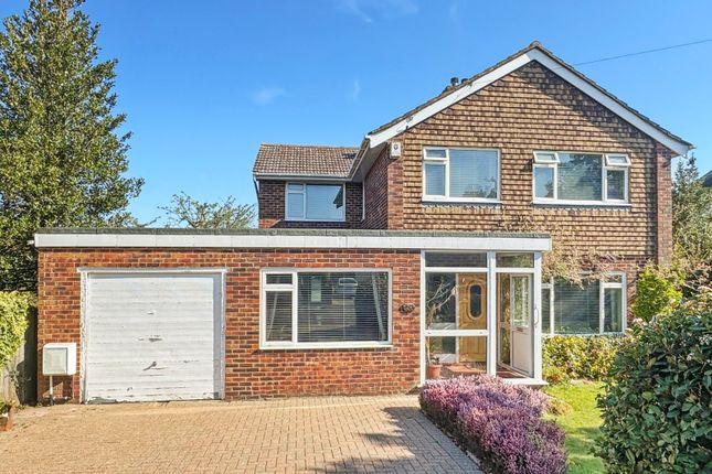 Avereng Gardens, Kent CT19 4 bed detached house for sale