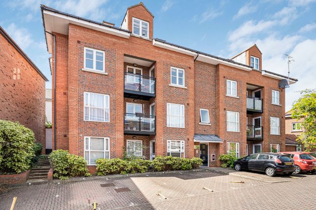 Hitchin SG5 2 bed flat for sale