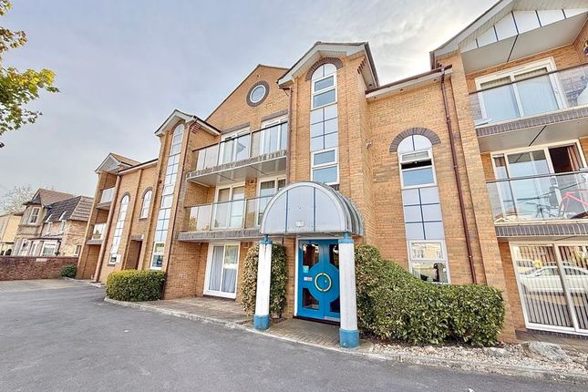 COMPTON LODGE, DORCHESTER ROAD, WEYMOUTH 2 bed apartment for sale