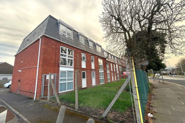 Hamilton Court, Botwell Common Road... 1 bed flat for sale