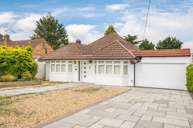 Ruden Way, Surrey KT17 4 bed bungalow for sale