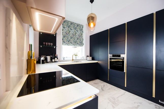 Flat,  East Parade, Harrogate 4 bed apartment for sale