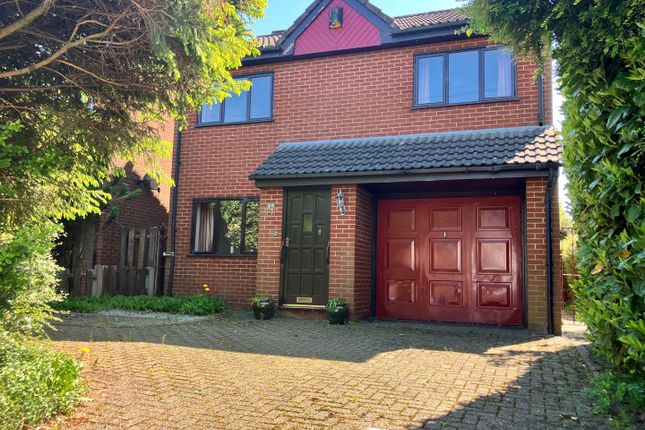 Scot Lane, Blackrod, Bolton 3 bed detached house for sale