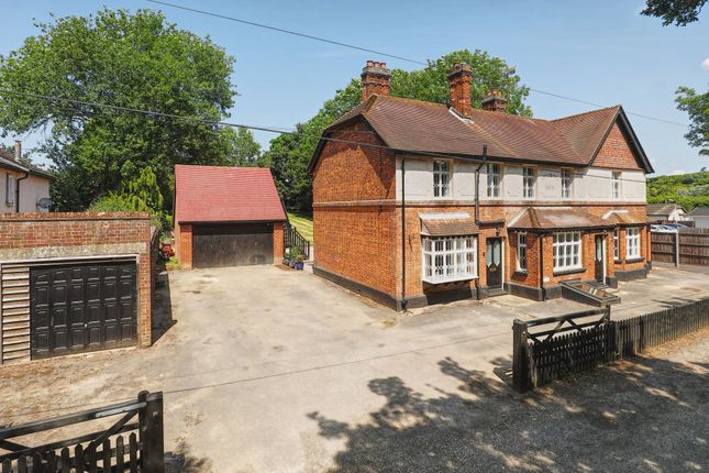 Barwick, High Cross, SG11 6 bed detached house for sale