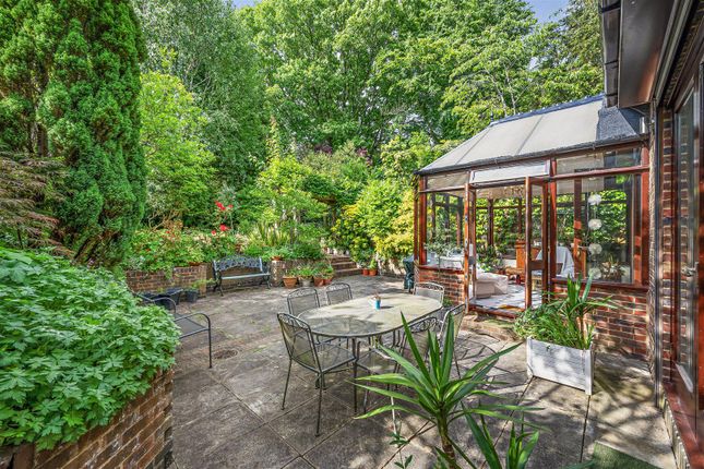 Garden Apartment, Oakhill Avenue... 3 bed flat for sale
