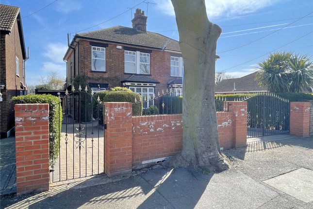 Fobbing Road, Corringham, Essex, SS17 3 bed semi