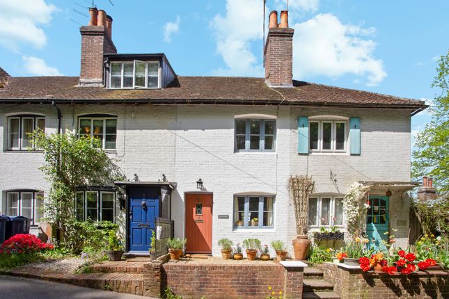 Sandrock, Haslemere, GU27 2 bed cottage for sale