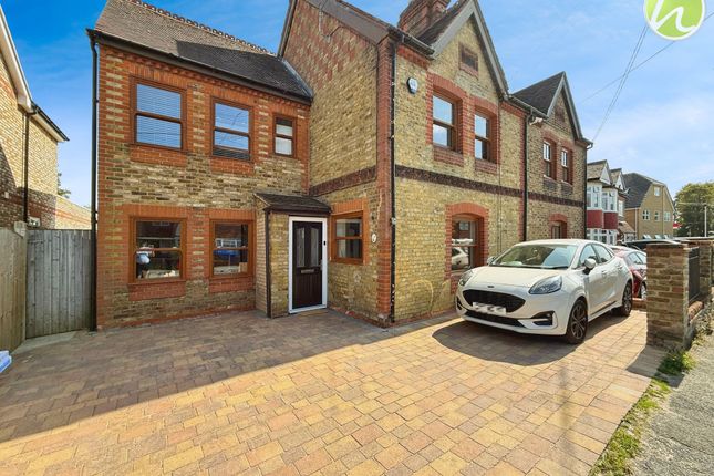 Fobbing Road, Corringham, SS17 4 bed semi