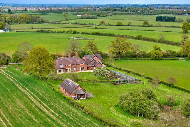 Wasperton Lane, Barford, Nr Warwick. 4 bed detached house for sale