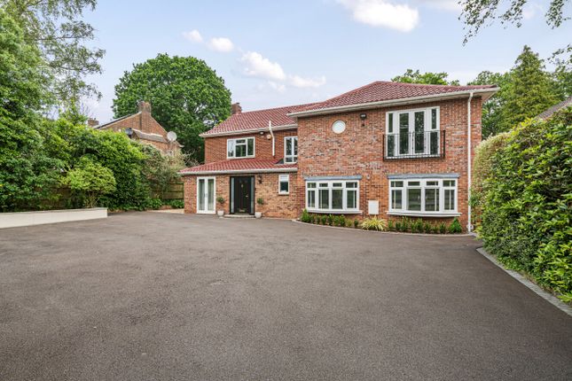 Pine Walk, Chilworth, Southampton, SO16 4 bed detached house for sale