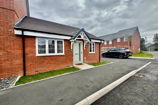 Modder Close, Cheslyn Hay, Walsall... 2 bed bungalow for sale