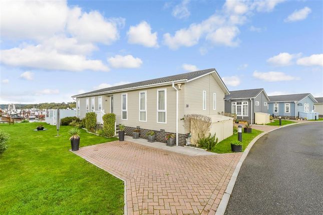 Peninsula Crescent, Hoo, Rochester, Kent 2 bed park home for sale