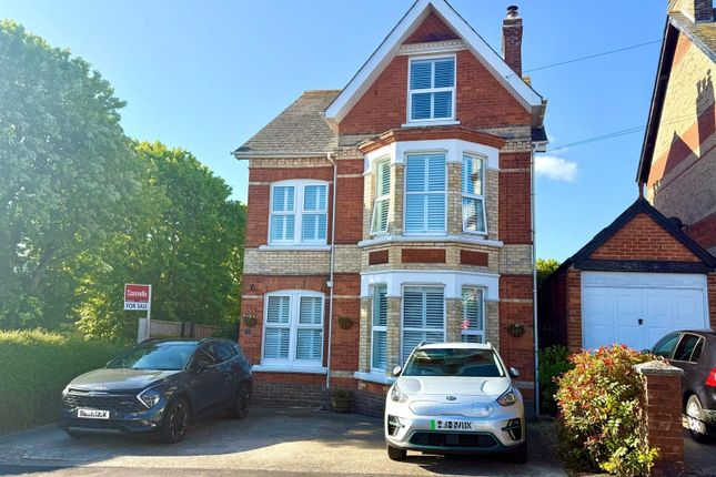 6 bedroom detached house for sale