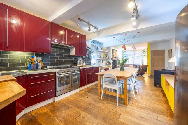 5 bedroom terraced house for sale