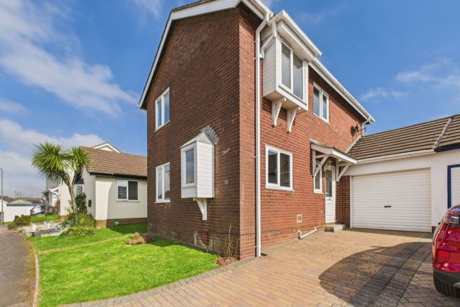 Hound Tor Close, Hookhills, Paignton 3 bed semi
