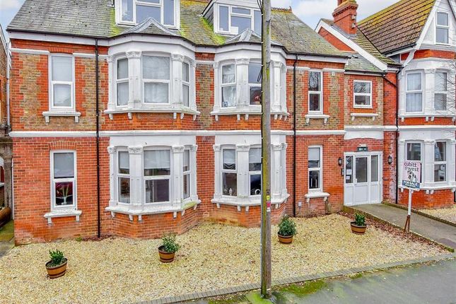 2 bedroom ground floor flat for sale