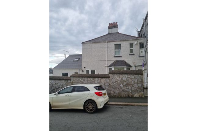2 bedroom maisonette for sale
