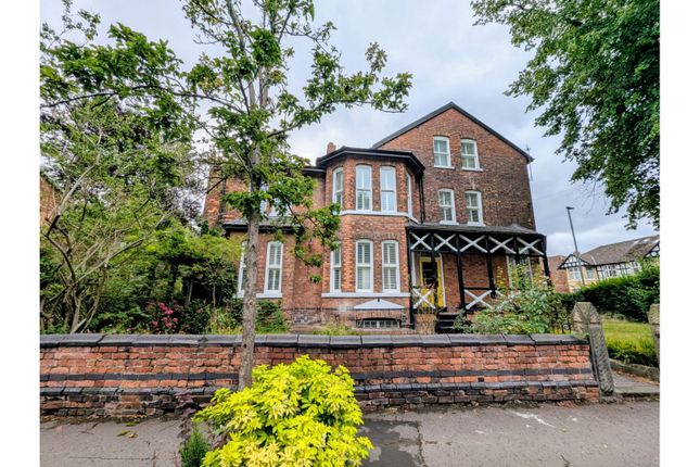 6 bedroom semi-detached house for sale