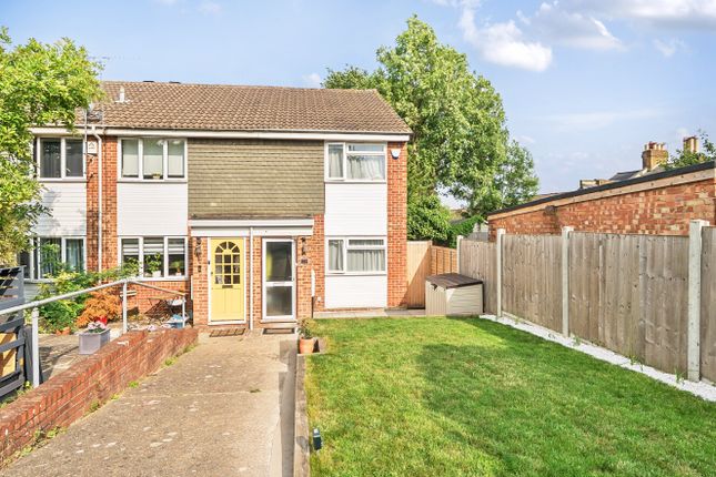 Scoter Close, Woodford Green 2 bed end of terrace house for sale