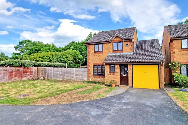 Ravencroft, Bicester, Oxfordshire, OX26 3 bed detached house for sale