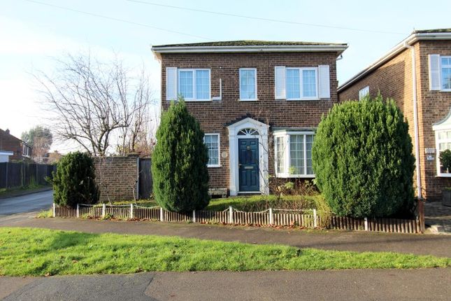 Huntercombe Lane North, Taplow 4 bed link detached house for sale