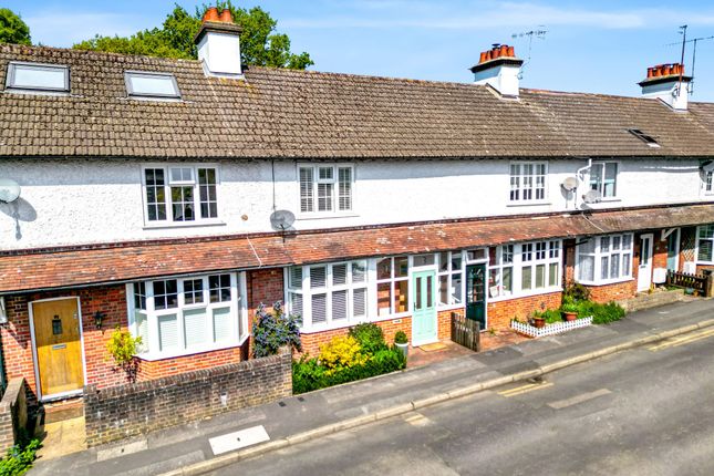Popes Mead, Haslemere, GU27 2 bed terraced house for sale