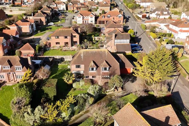 4 bed detached house