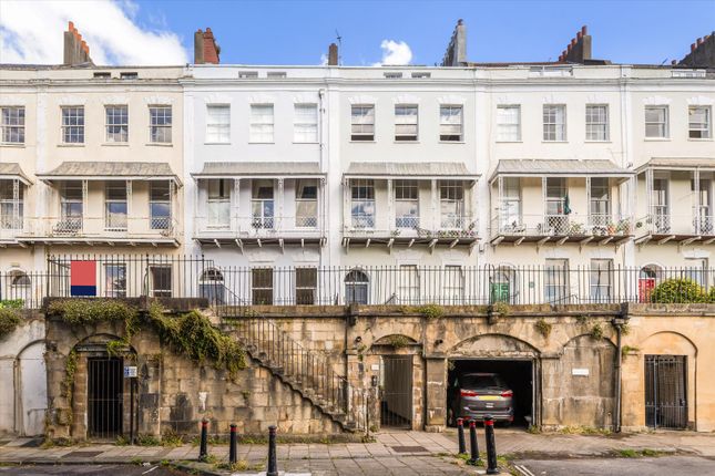 4 bedroom flat for sale